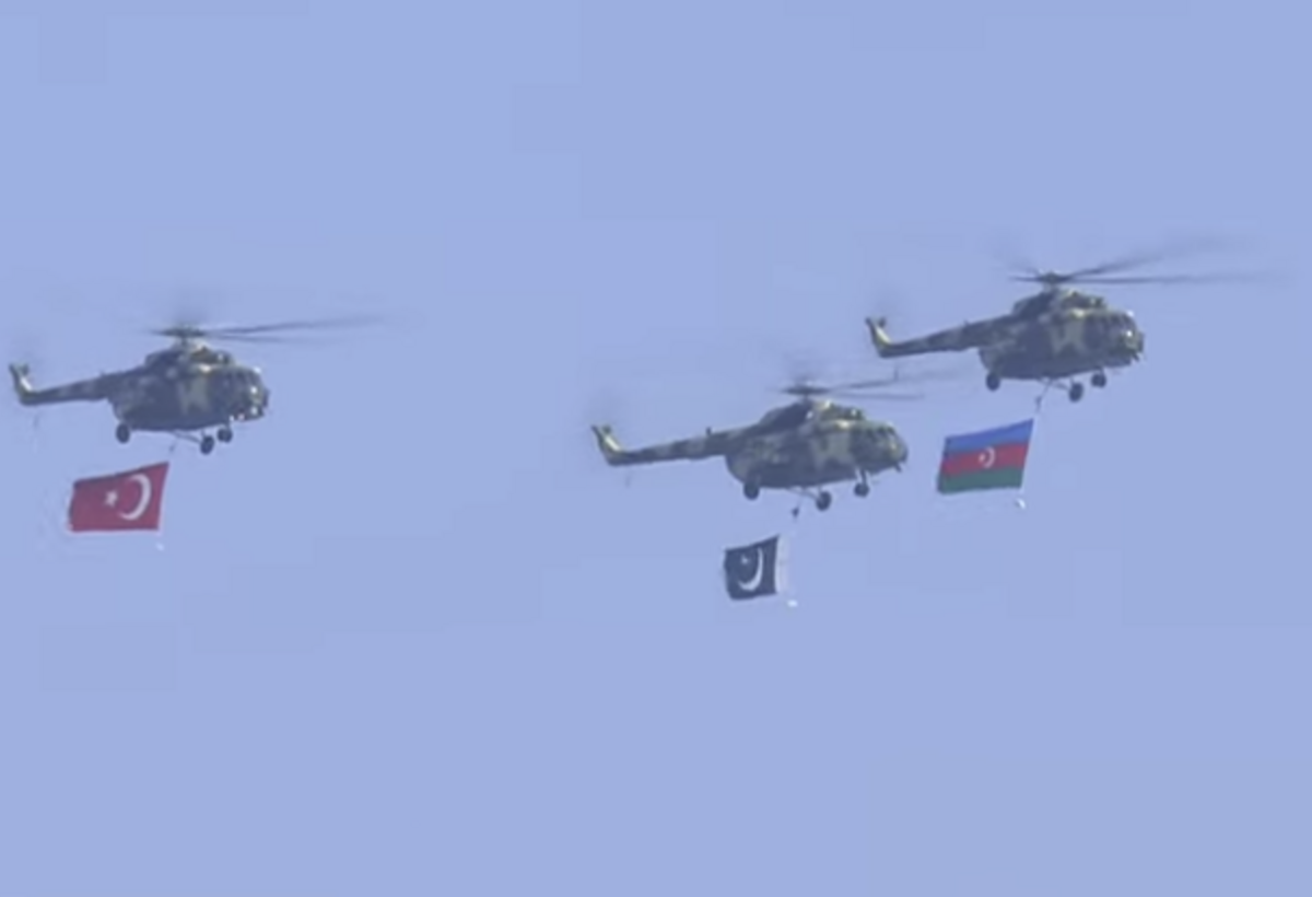 Zəfər Paradında aviasiya uçuşları