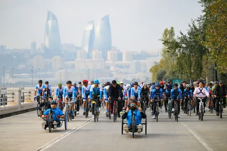 Dövlət Bayrağı Günü münasibətilə veloyürüş keçirilib