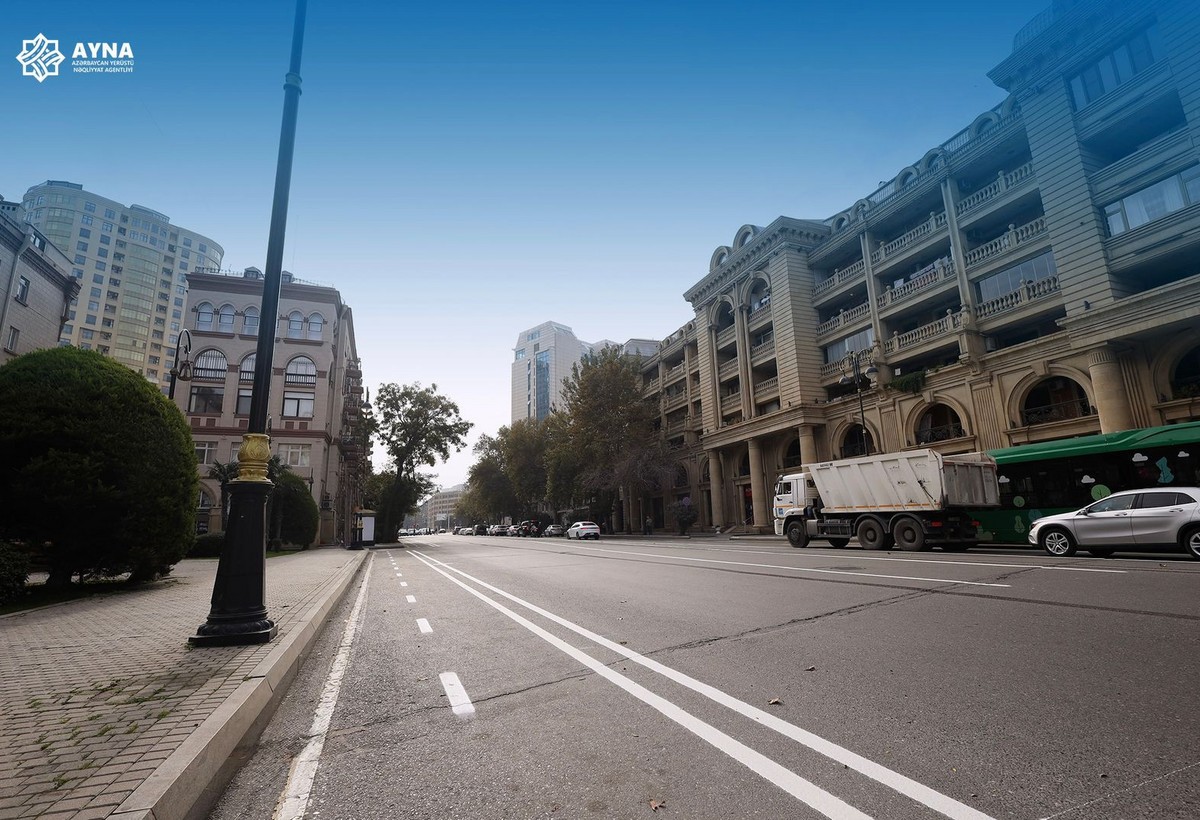 Bakının bu prospektində də velosiped zolaqları yaradılır