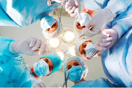 Bu kosmetoloqlar xəsarət yetirməklə estetik cərrahi əməliyyatlar ediblər - SİYAHI