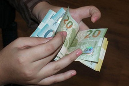 Beynəlxalq Əlilliyi olan Şəxslər Günü ilə bağlı 30 manatı kim ala bilər?