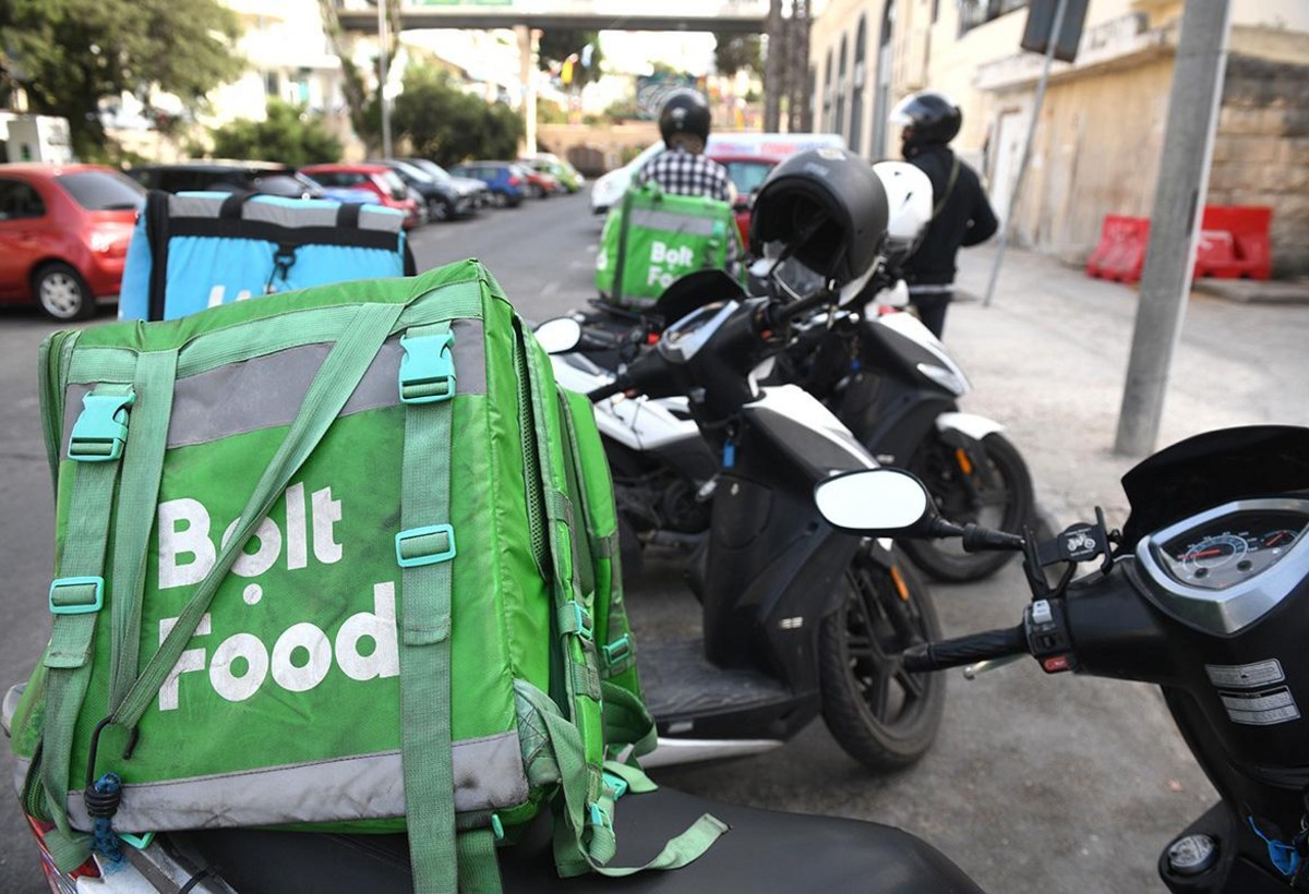 Bolt şirkəti kuryerləri cəzalandırmağa başlayıb - VİDEO