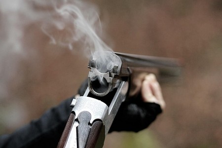 Məktəbli özünü güllələdi - QAXDA