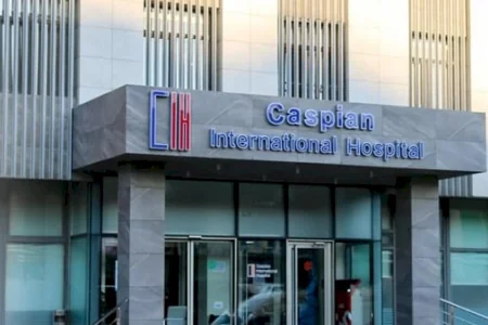“Caspian International” Hospitalın vəzifəli şəxsləri həkimi talayıblar