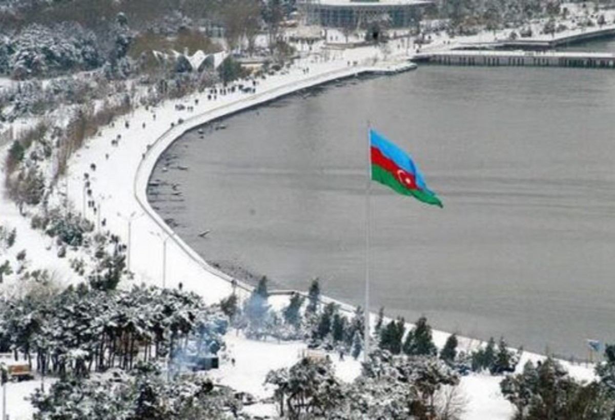 Bakı qarlı qışa hazırlaşır