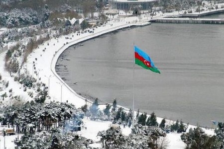 Bakı qarlı qışa hazırlaşır