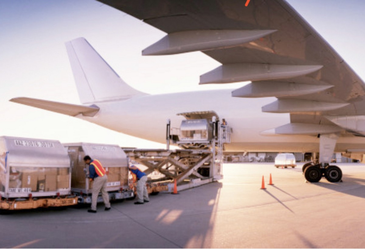 Maraqlı TENDENSİYA: Daşınan yüklərin dəyəri artır, həcmi isə azalır