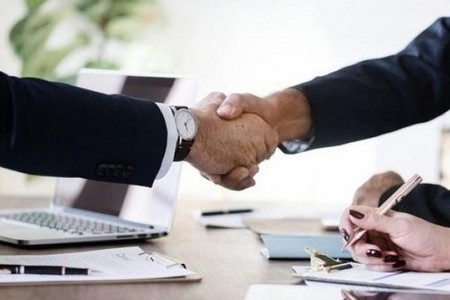 Dövlət Məşğulluq Agentliyindən çıxarılan rəis özünə İş elanları şirkəti qurdu - FOTO