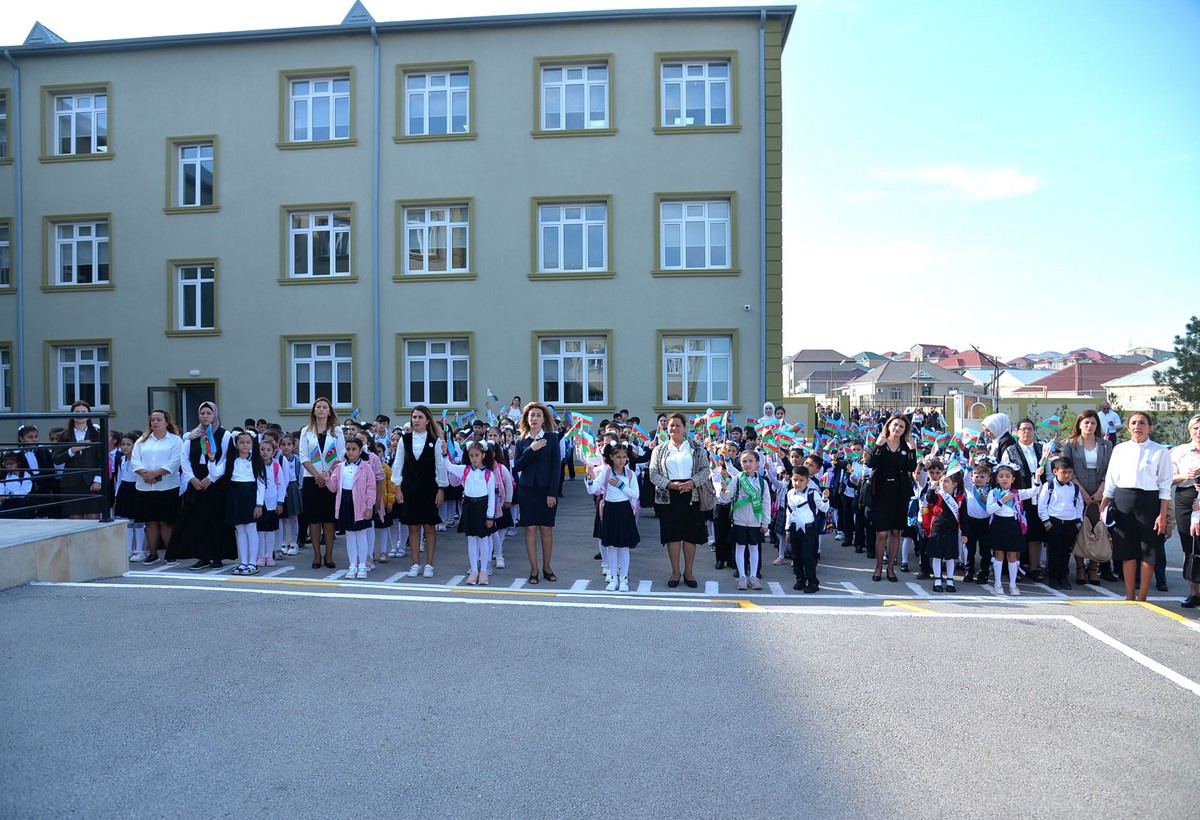 Məktəblərdə iki fərqli dərs rejiminin yaratdığı problemlər - ARAŞDIRMA