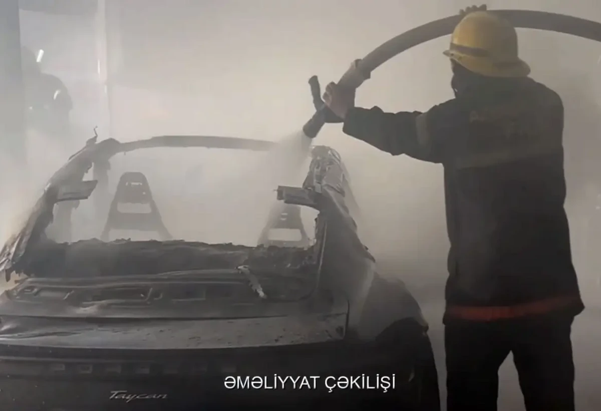 Bakıda Porshe təmir zamanı alışıb