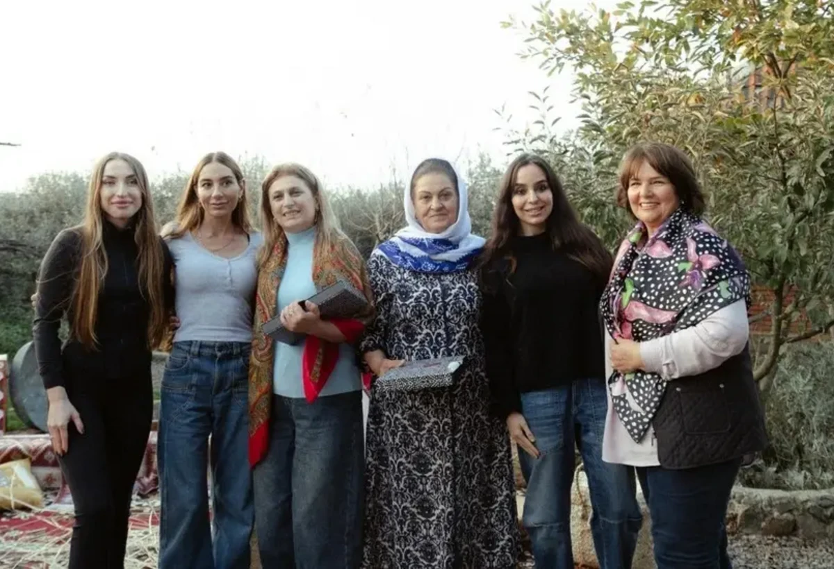 Prezidentin qızları və gəlini fermer təsərrüfatı ilə tanış olublar