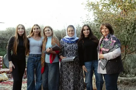 Prezidentin qızları və gəlini fermer təsərrüfatı ilə tanış olublar