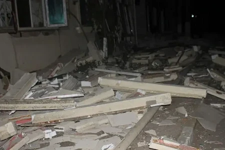 Goranboyda binanın döşəməsi çöküb: Üç nəfər xəsarət alıb, 60 ailə təxliyə olunub - VİDEO