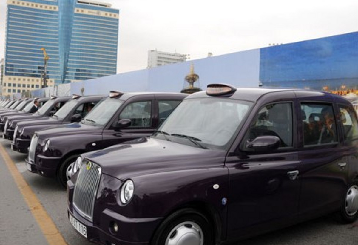 Azərbaycanda London taksilərinin sayı 10%-ə yaxın artıb