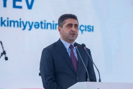 Yeni icra başçısı sürücüsünü də özü ilə apardı