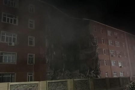 Yaşayış binasının bloku çökdü