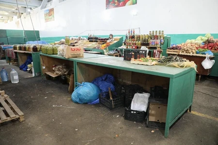 Bazarda natəmizlik, mənşəyi məlum olmayan məhsullar - VİDEO