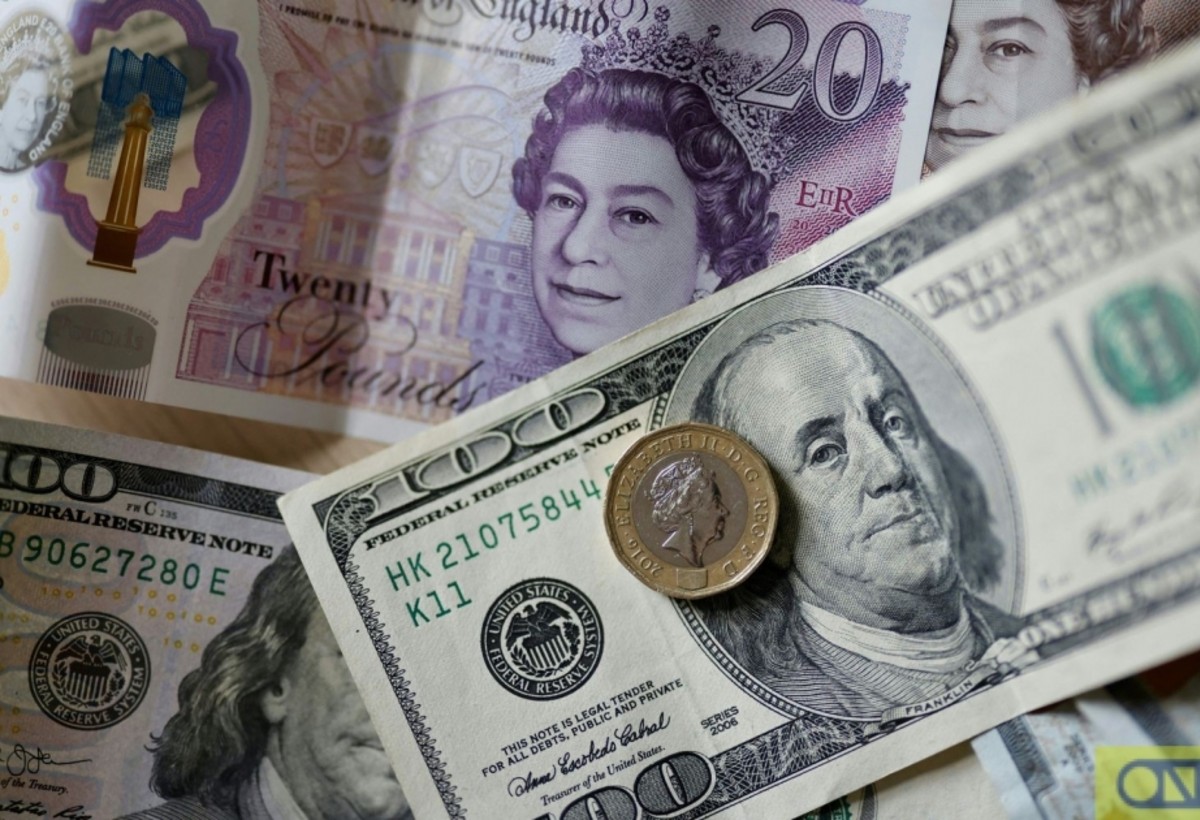 260 min dollar, 100 min funt sterlinqi qeyri-leqal yolla keçirmək istədilər