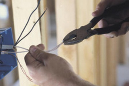 Azərişıq”ın əməkdaşını tok vuraraq öldürüb