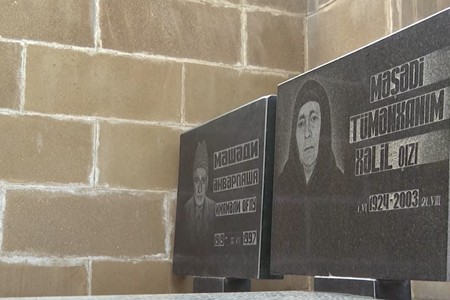 Ölümündən qabaq özünə QR-kodlu məzar daşı sifariş edib - VİDEO