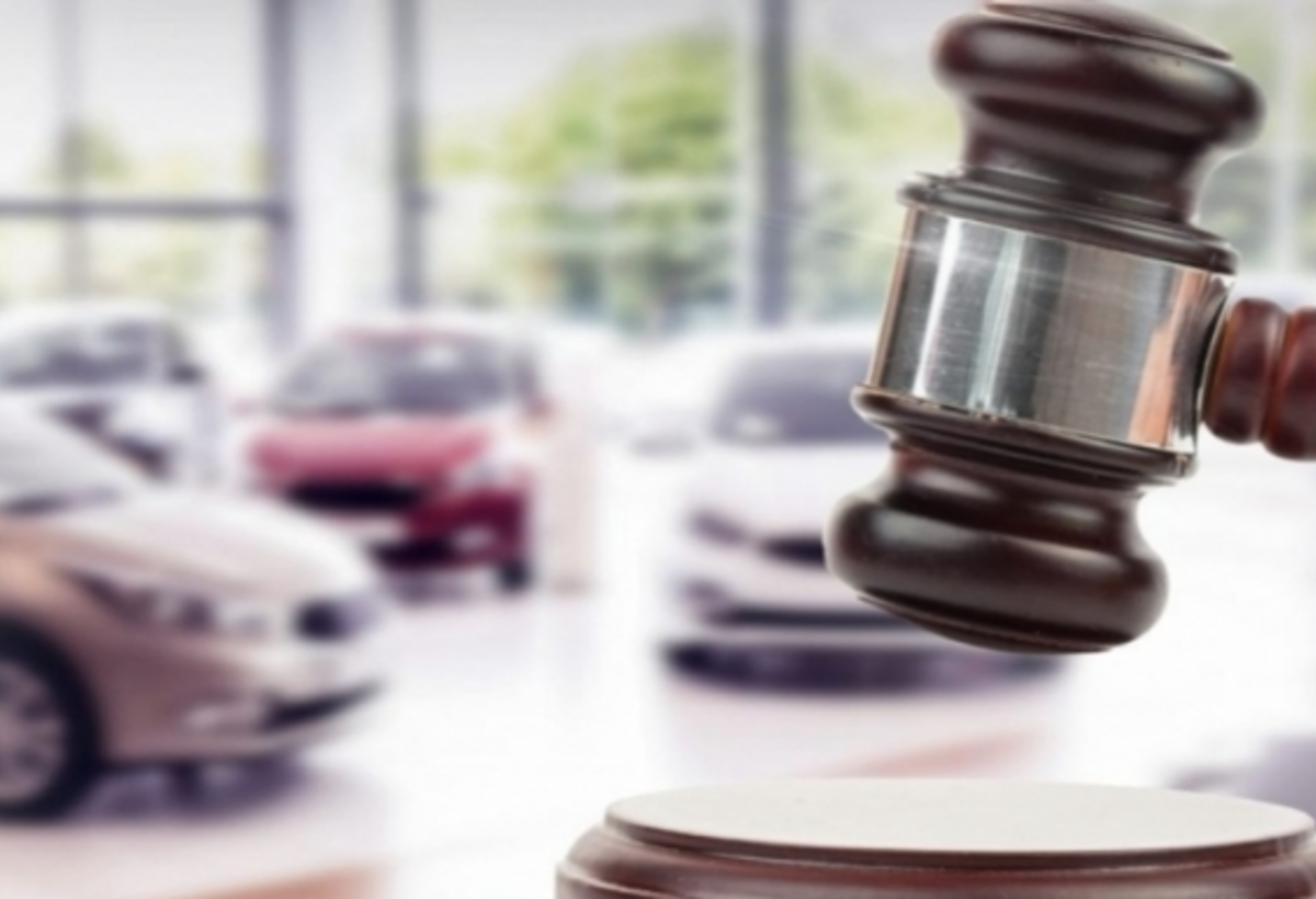 Bu avtomobil hərracda 2 dəfədən çox bahalaşdı