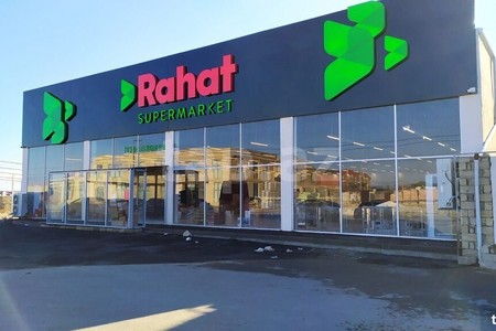 Rahat marketin yerləşdiyi obyekt satışa çıxarıldı - FOTO
