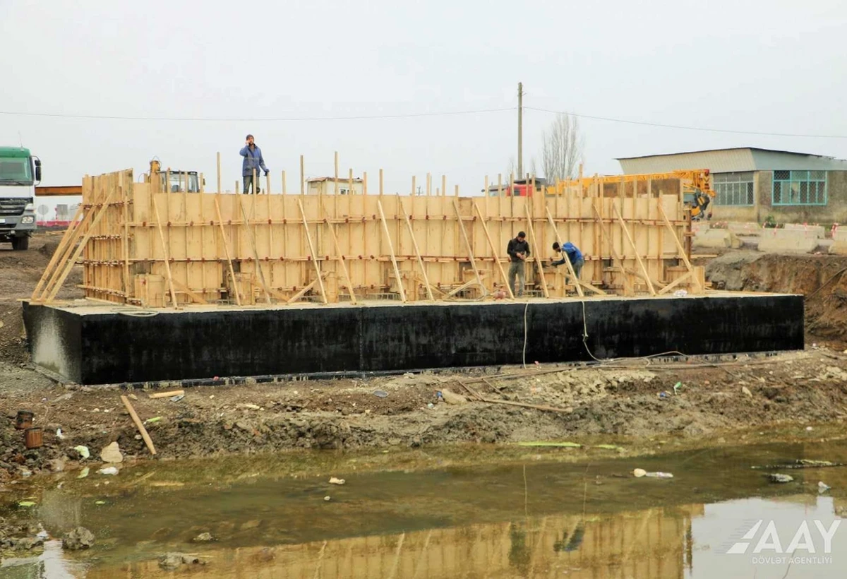 Bu yolda 2 yararsız körpü yenidən qurulur - FOTO