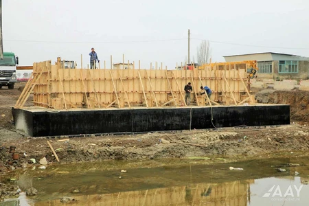 Bu yolda 2 yararsız körpü yenidən qurulur - FOTO
