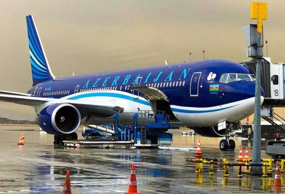 AZAL yalnız əlavə ödəniş edənləri uçuş cədvəlindəki gecikmədən sığortalayacaq