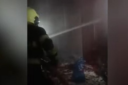 Yaşayış binasında GÜCLÜ YANĞIN: İki uşaq həyatını itirdi - VİDEO