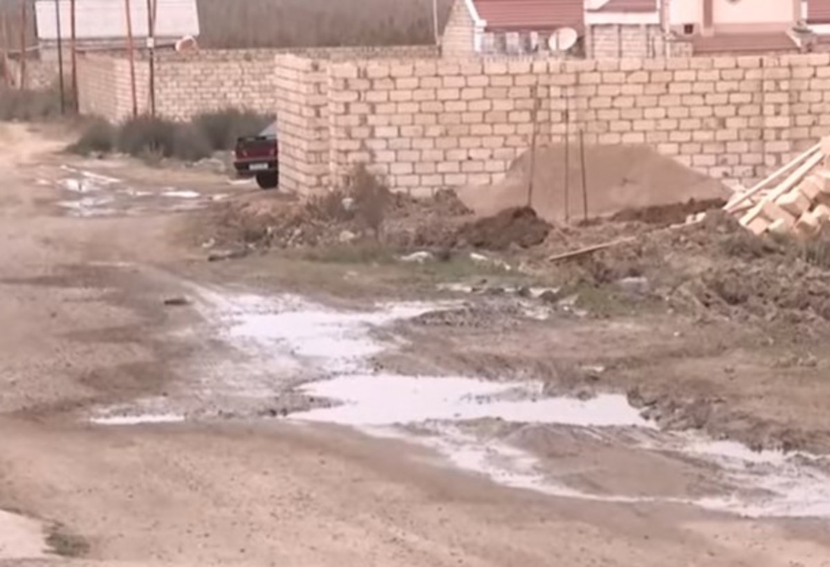 Abşeron rayonunda insanlara əziyyət verən yol - VİDEO