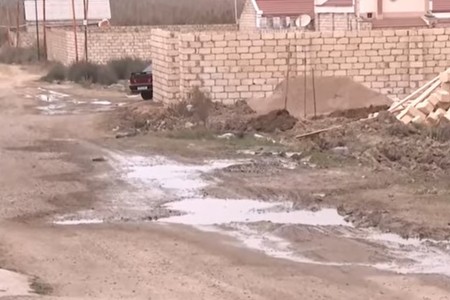 Abşeron rayonunda insanlara əziyyət verən yol - VİDEO