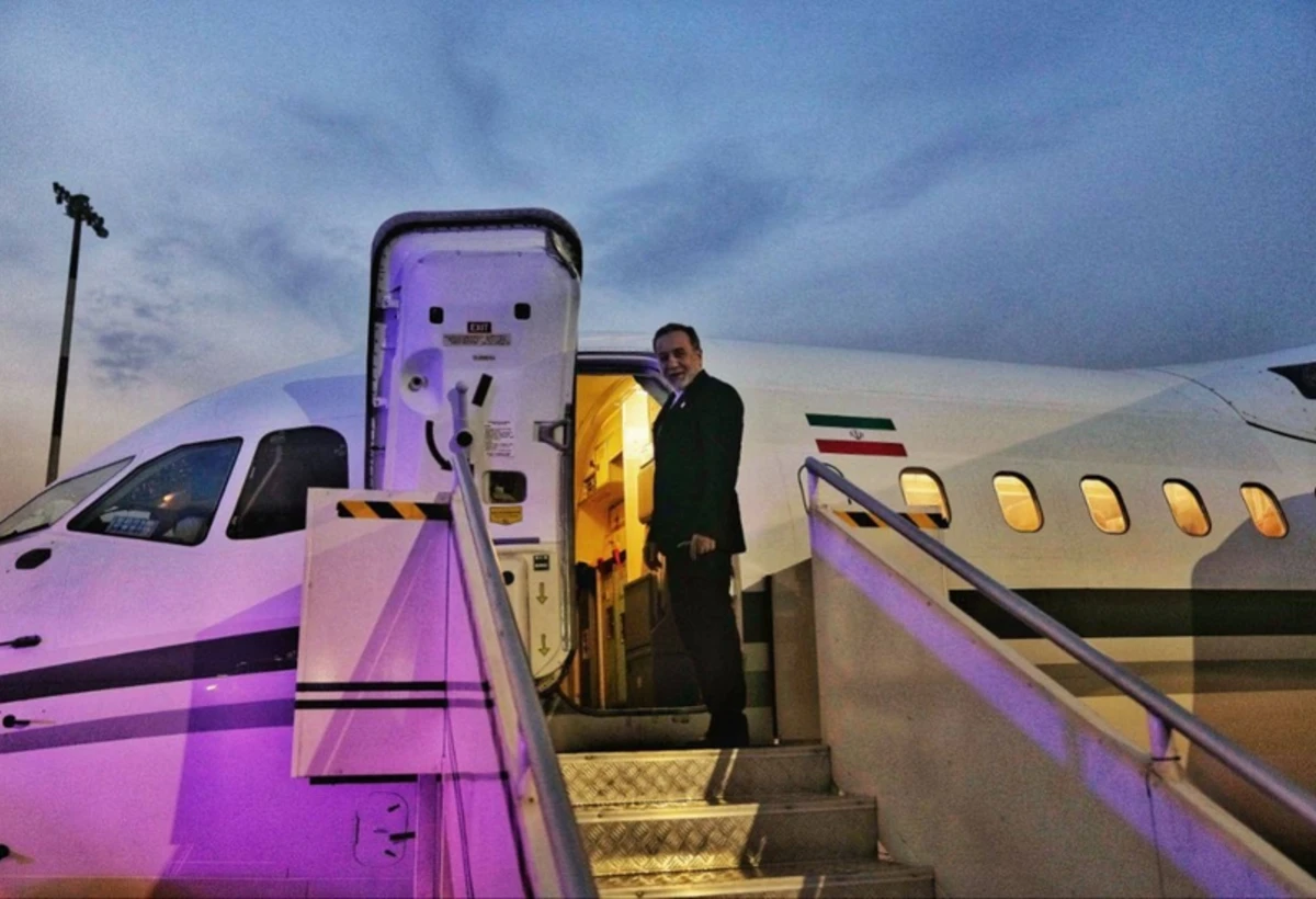 İran xarici işlər naziri Azərbaycana səfərə gəlib