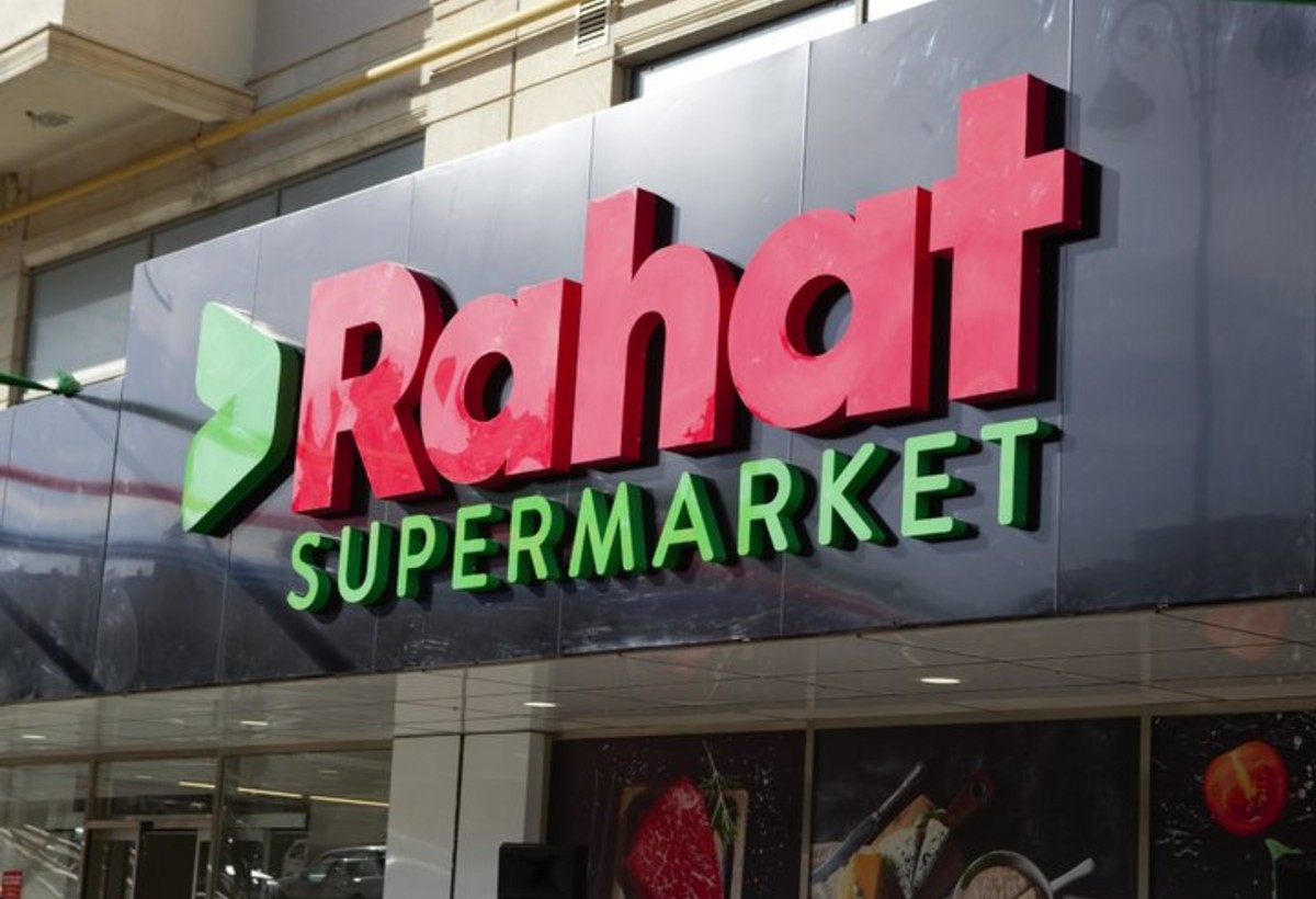 “Rahat Marketin mühafizəçisi qadın müştərini döyüb - MƏHKƏMƏ