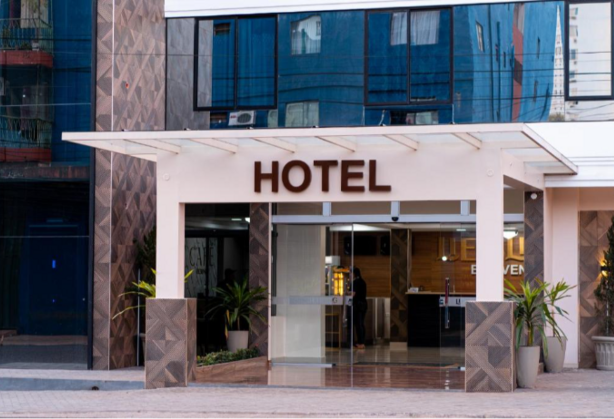 Hotellər 400 milyon manatdan çox xərcləyiblər