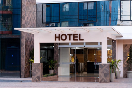 Hotellər 400 milyon manatdan çox xərcləyiblər