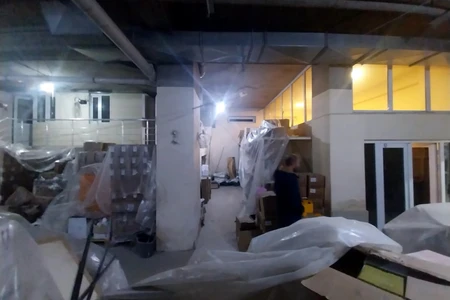 Binanın zirzəmisində yanğın təhlükəli kosmetoloji vasitələr aşkarlandı - VİDEO