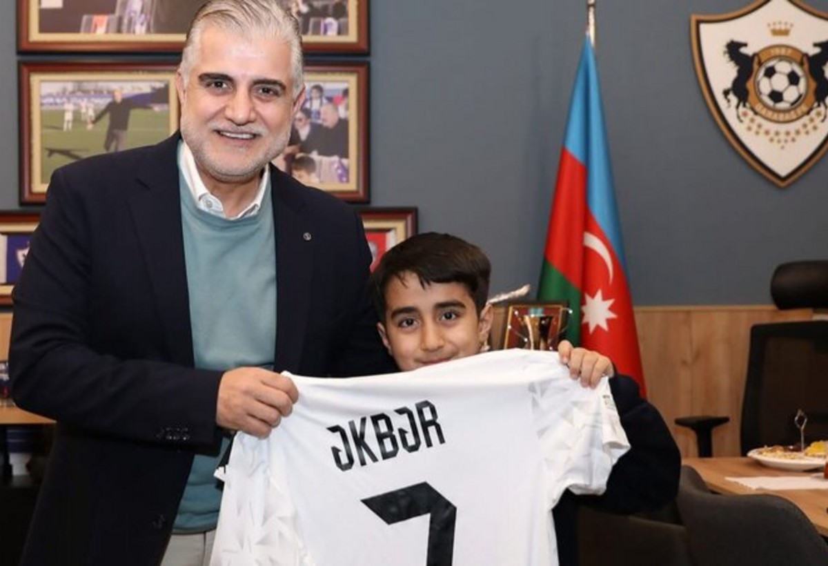 “Qarabağ”ın prezidenti sığınacaqdakı azarkeşlə görüşdü