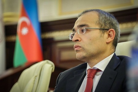 Mikayıl Cabbarova daha bir fond tapşırılıb