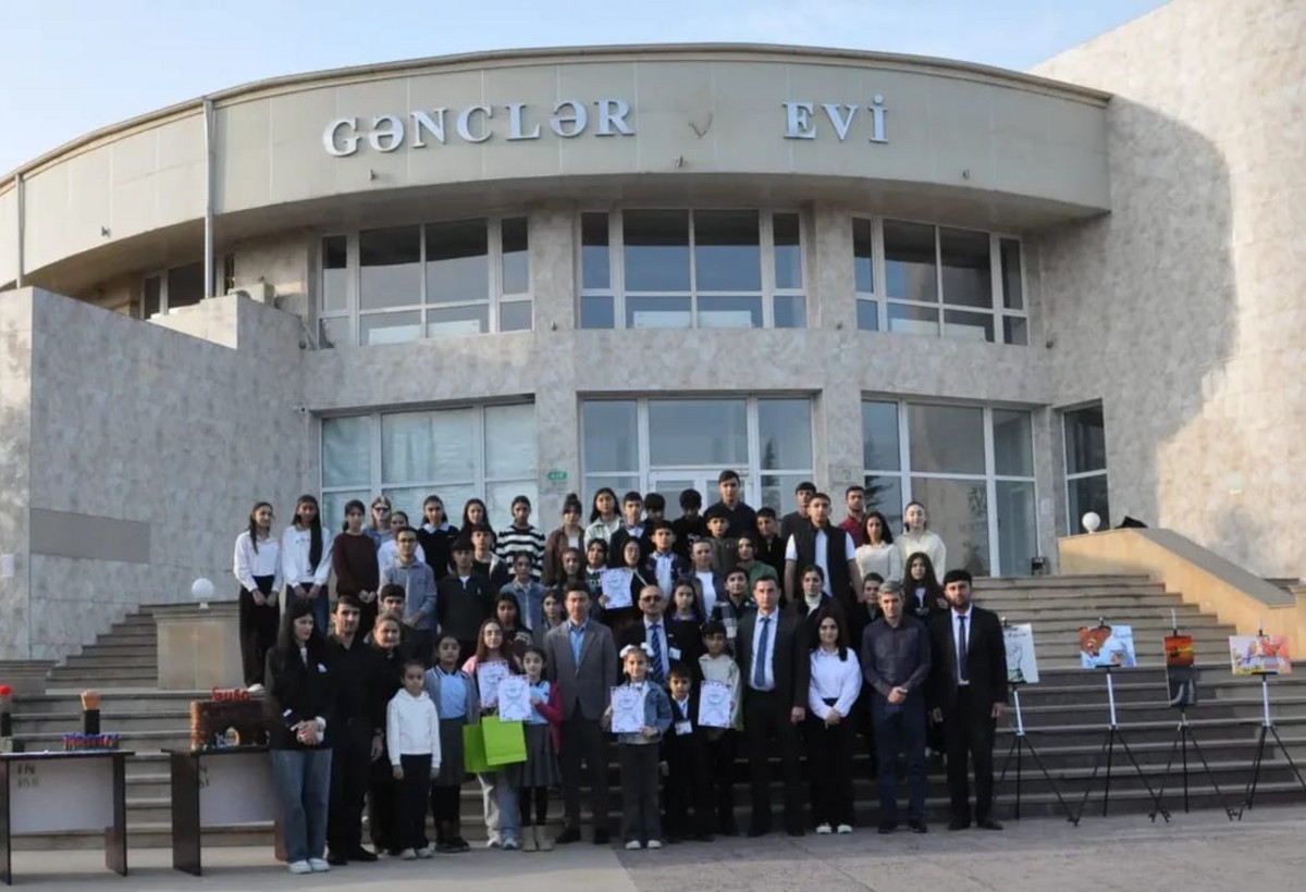 Sabirabadda rəsm və kitab SƏRGİSİ