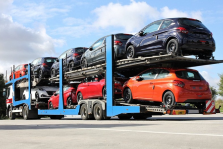 Avtomobil idxalı 11 ayda Azərbaycandan 2 milyard dollar çıxarıb