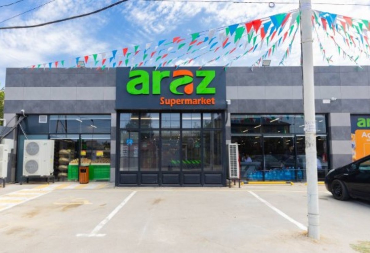“Araz Supermarket” vitrinlə kassadaki qiymət fərqinə görə CƏRİMƏLƏNDİ