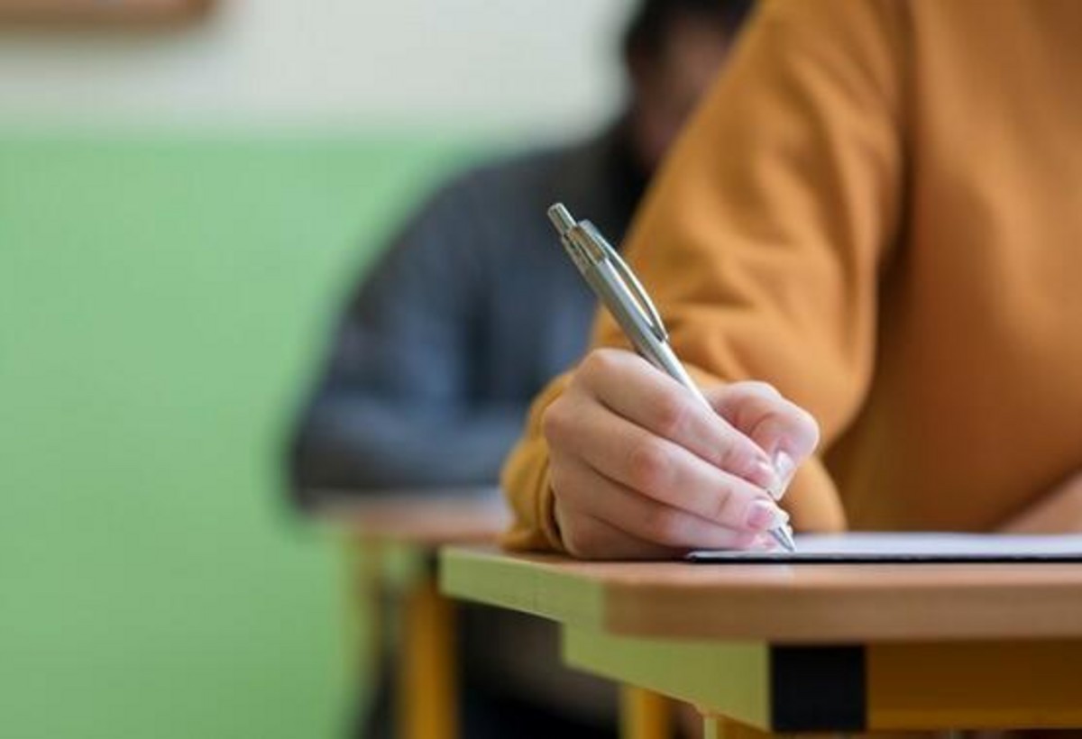 Vergi orqanlarında işləmək istəyənlər üçün tеst imtаhаnı keçirildi