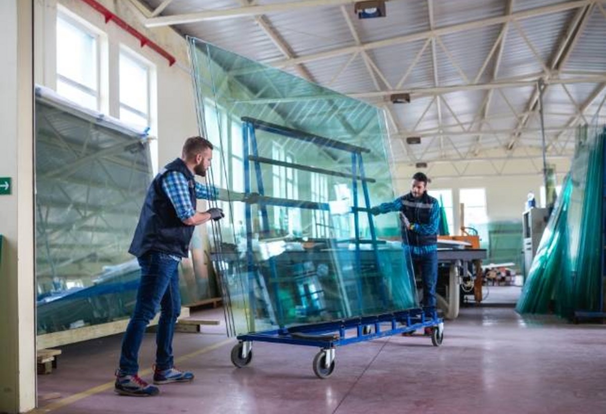 Azərbaycanın şüşə idxalı xərcləri şüşə ixracı gəlirlərindən 6 dəfə çoxdur