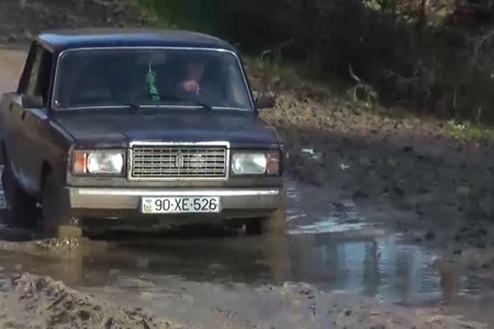 Kənd sakinləri vergidən yayındıqları üçün yolları keçilməz qalıb - VİDEO