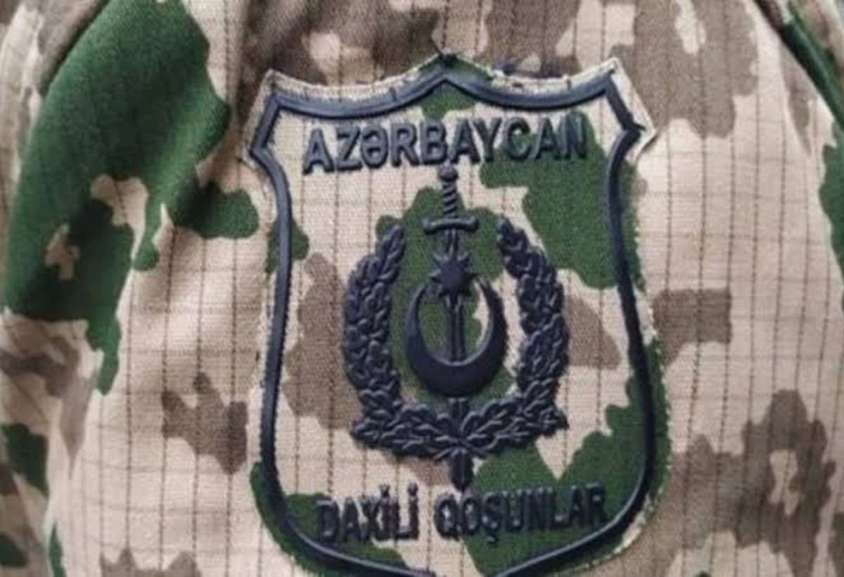 Daxili qoşunların komandanı ilə bağlı FƏRMAN