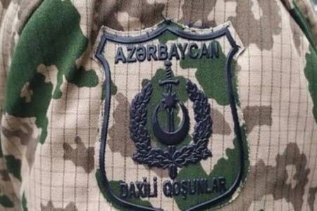 Daxili qoşunların komandanı ilə bağlı FƏRMAN