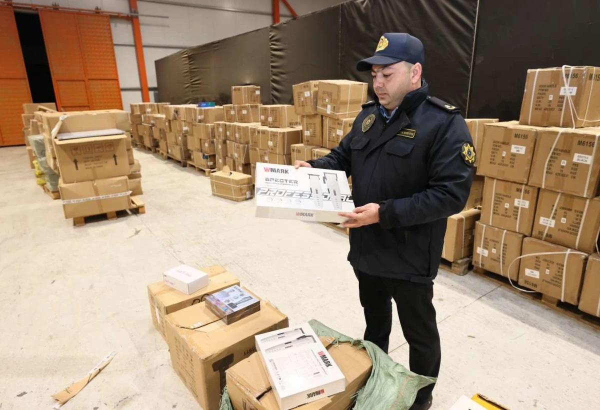 Gömrükdə uşaq oyuncaqlarının içində idman malları keçirmək istədilər