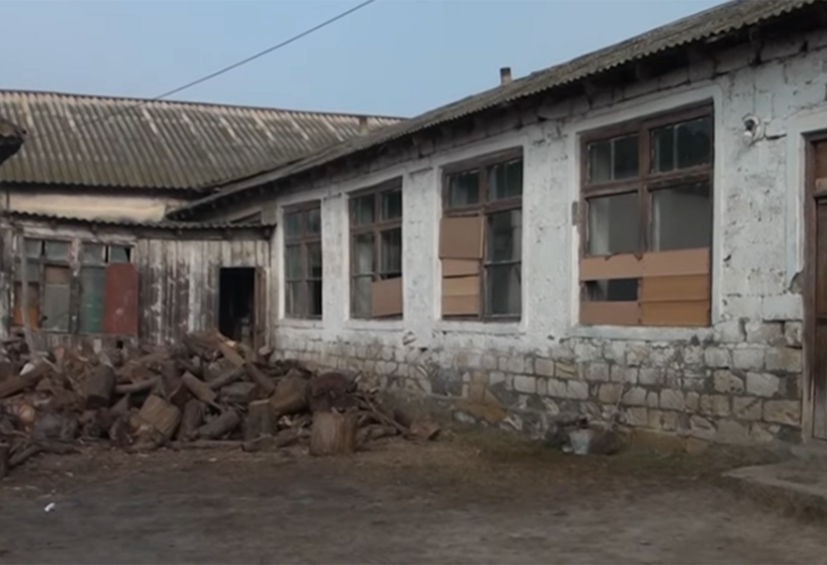 Zərdabda bərbad gündə olan məktəb və uşaq bağçası - VİDEO