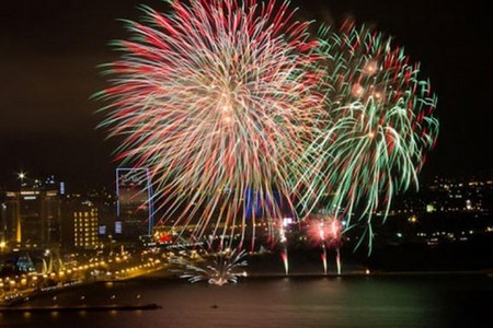 Bakıda Yeni il münasibətilə bayram atəşfəşanlığı keçirildi